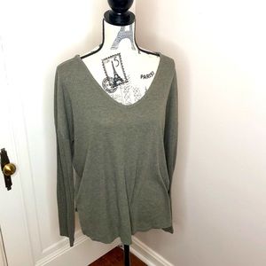 Olive green, v-neck long sleeve top